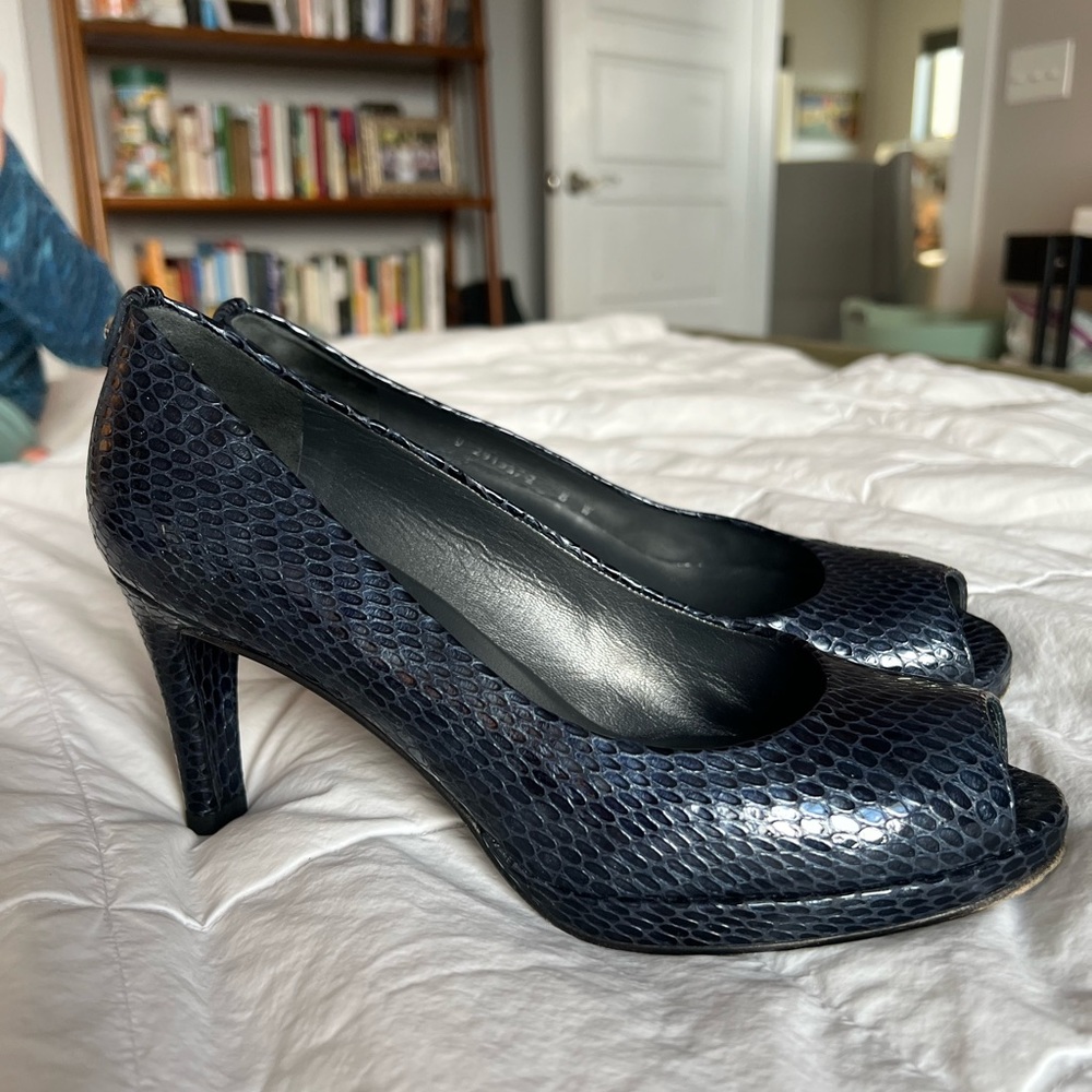 STUART WEITZMAN Plainfield Open Toe Navy Sea Crystal Snake Pumps